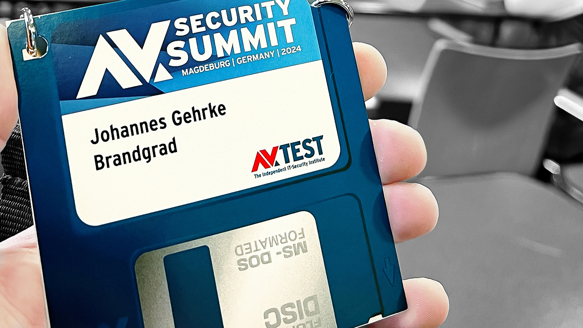 Summit Ausweis in Form einer Diskette