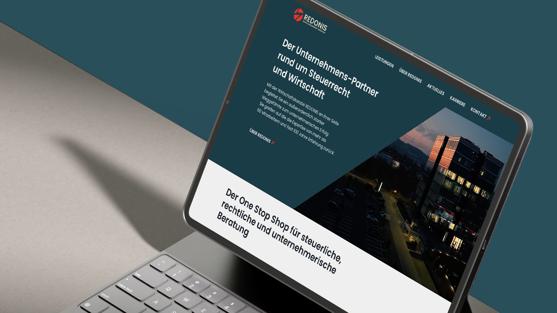 Monitor mit Website